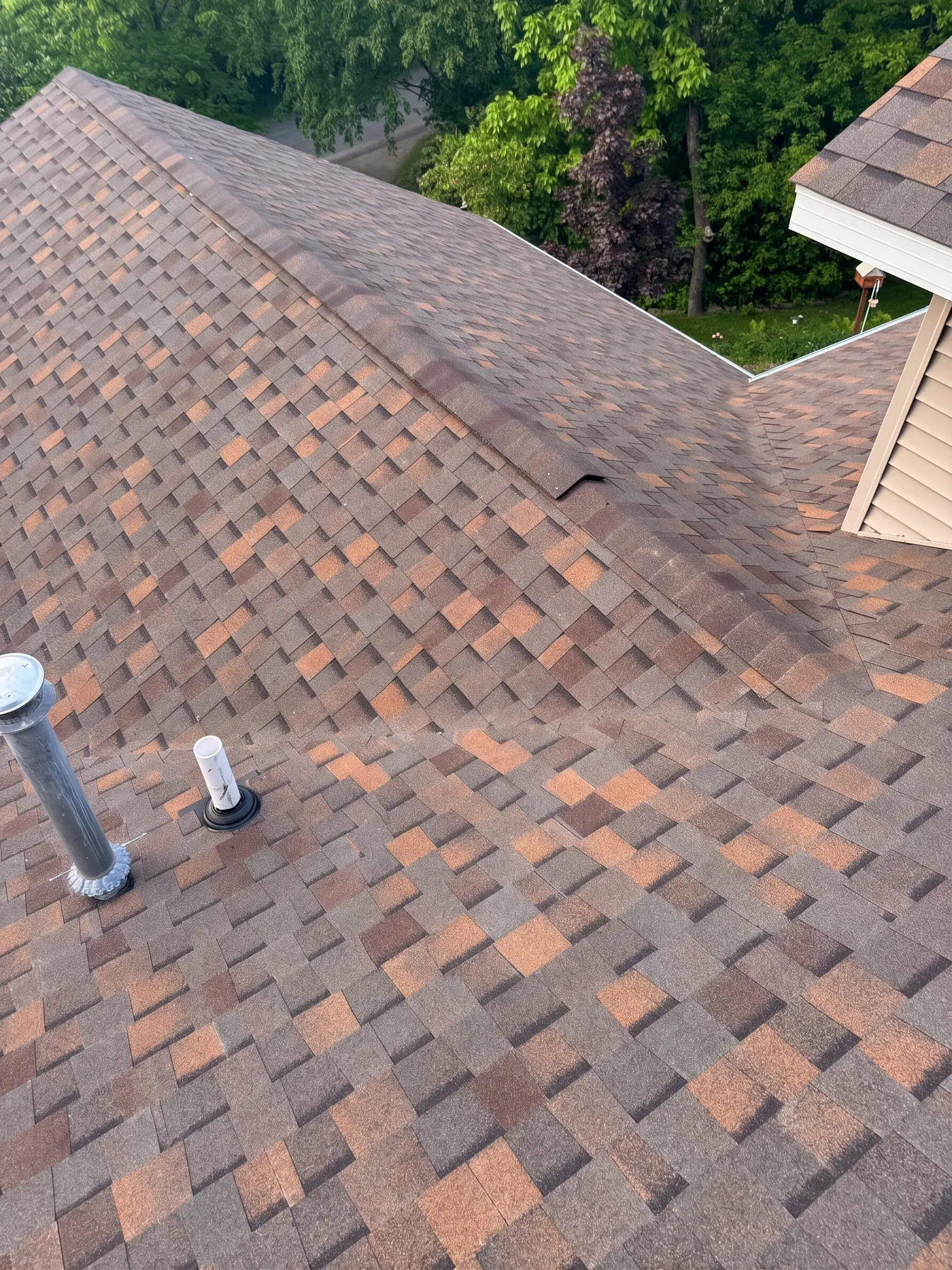 Residential asphalt shingle roof by Onsite Contractors